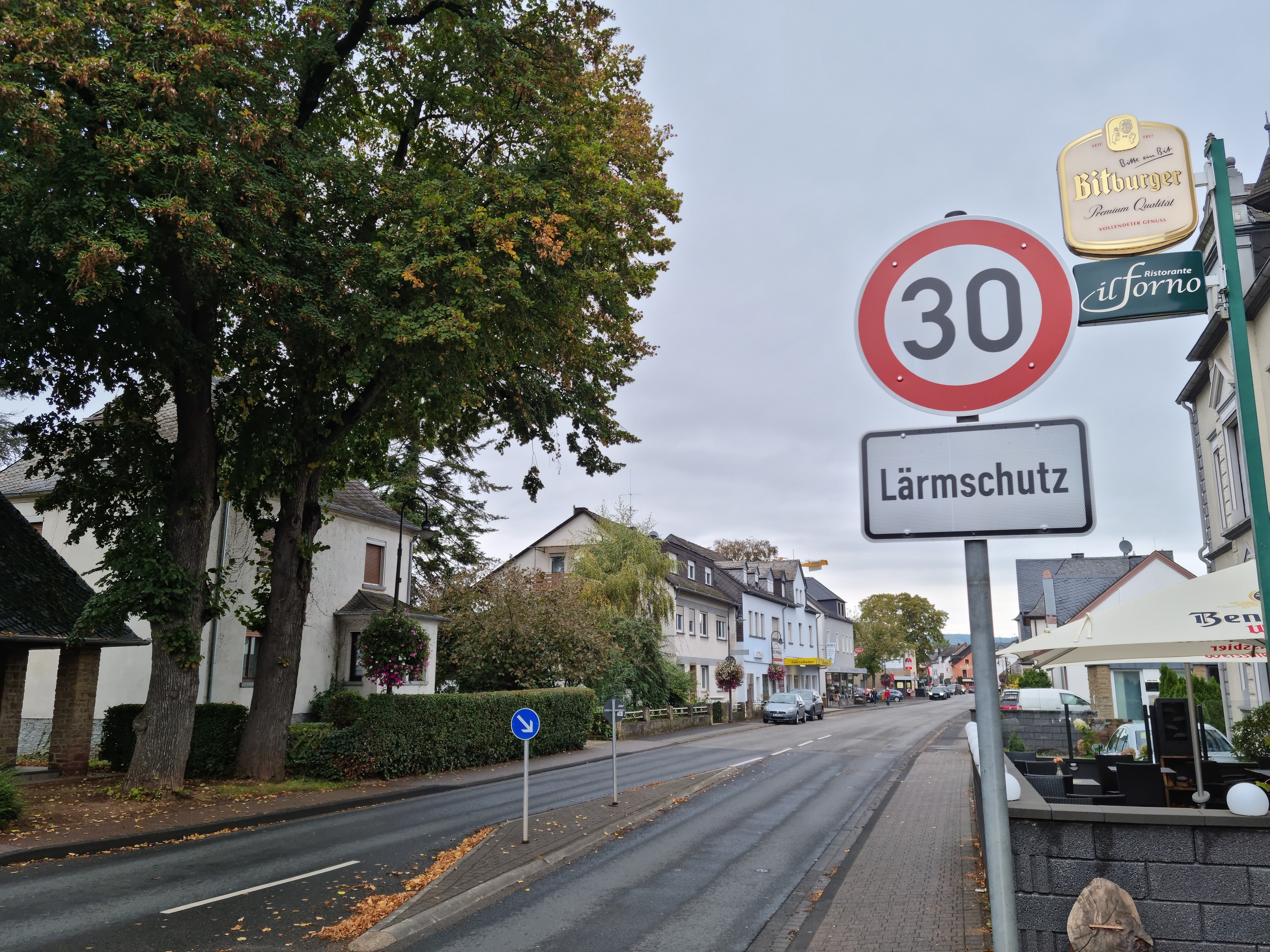 Wie hier in der Brckenstrae soll auch im Rest der Ortsdurchfahrten von Schweich und Issel bald Tempo 30 gelten.