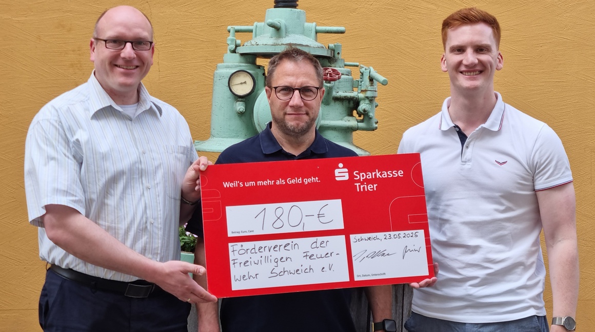 Scheckübergabe an den Förderverein der Feuerwehr Schweich